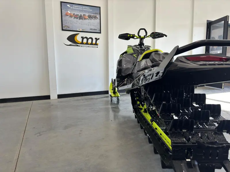 2023 Ski-Doo SUMMIT X EXPERT