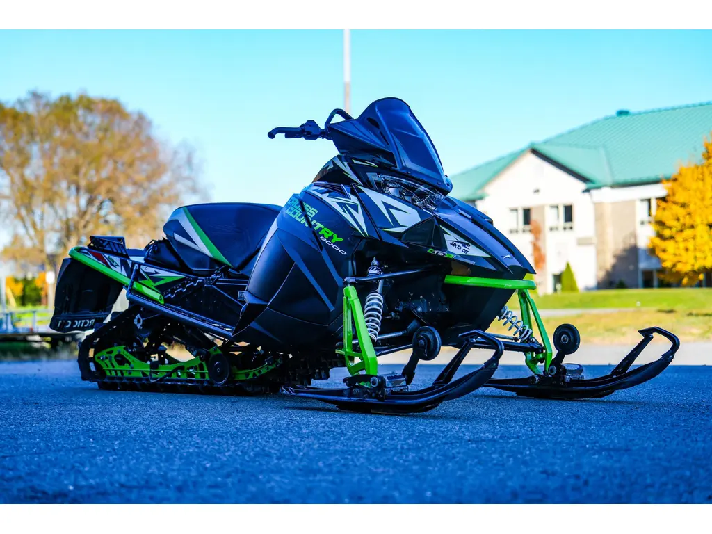 2018 Arctic Cat XF 8000 Cross Country Limited ES