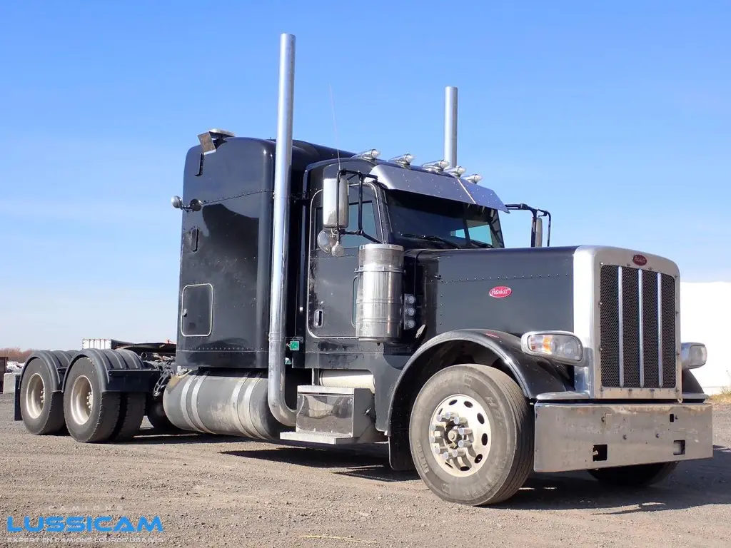 2023 Peterbilt 389