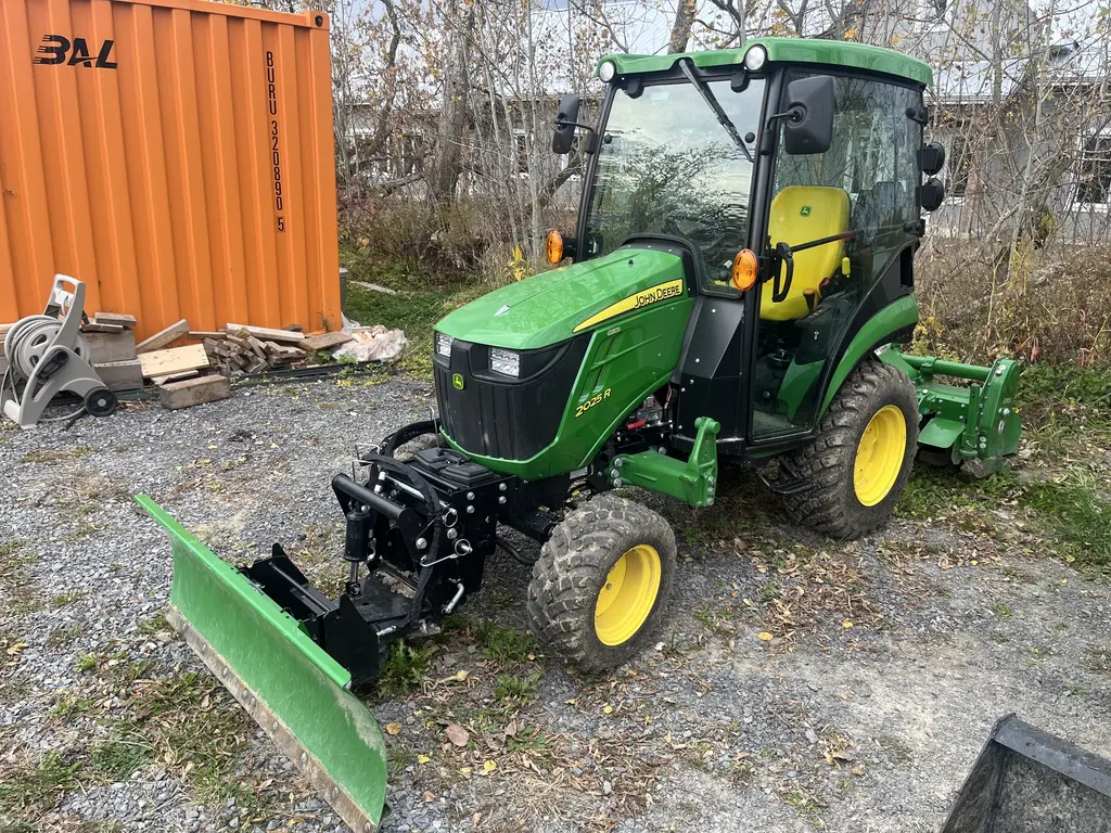 John Deere 2025R 2024