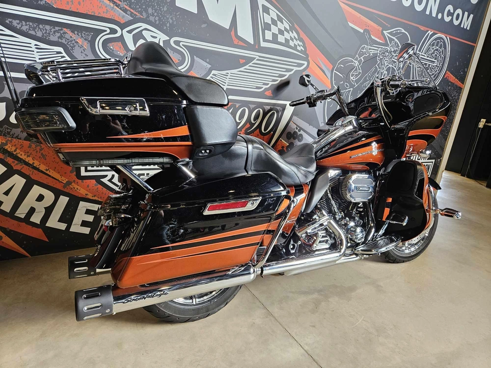 Harley-davidson Cvo Road Glide Ultra Fltruse 2015 alt