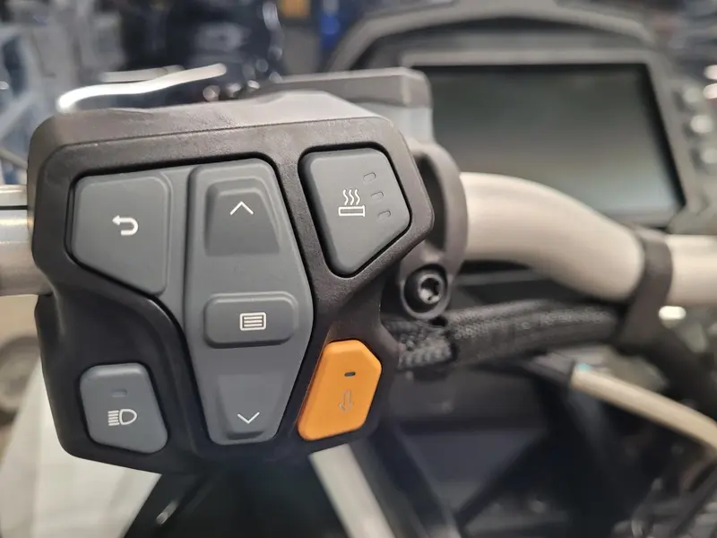 2023 Polaris PROSTAR S4 Indy Adventure 137` DÉMO