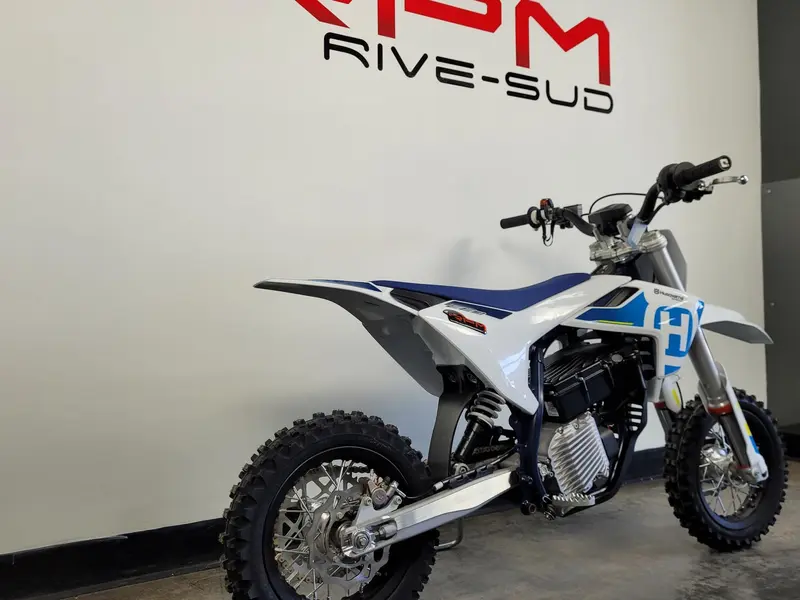 2024 Husqvarna EE 3 ⚡ Moteur électrique de pointe thumbnail 3
