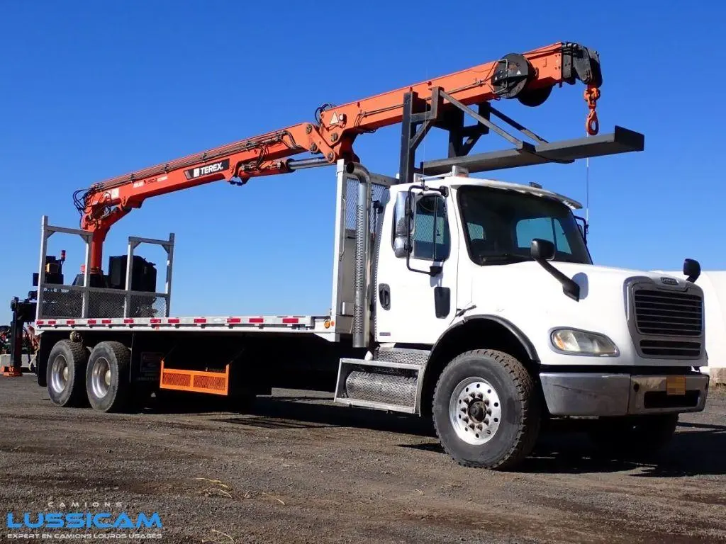 2008 Freightliner M2112