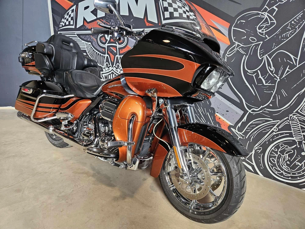 Harley-davidson Cvo Road Glide Ultra Fltruse 2015 alt