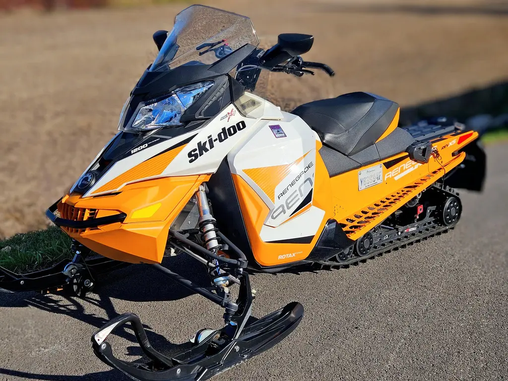 2017 Ski-Doo RENEGADE 1200