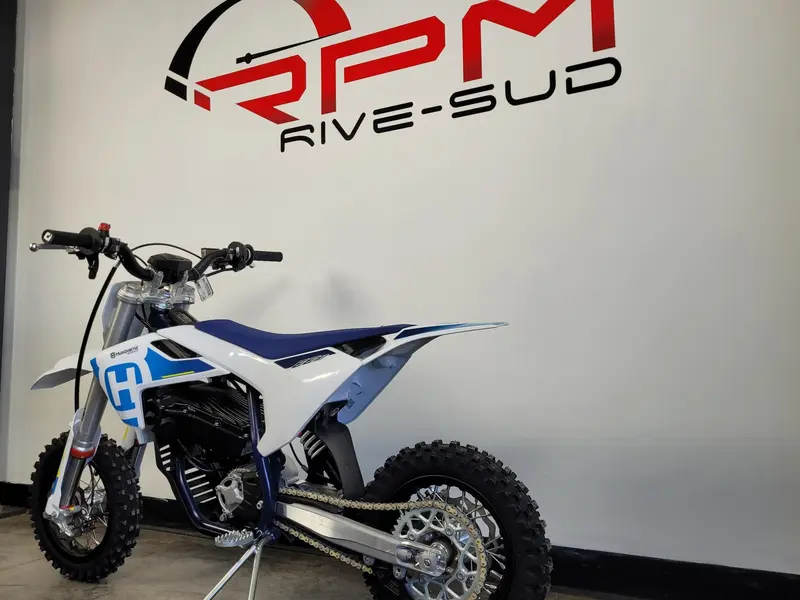2024 Husqvarna EE 3 ⚡ Moteur électrique de pointe thumbnail 10