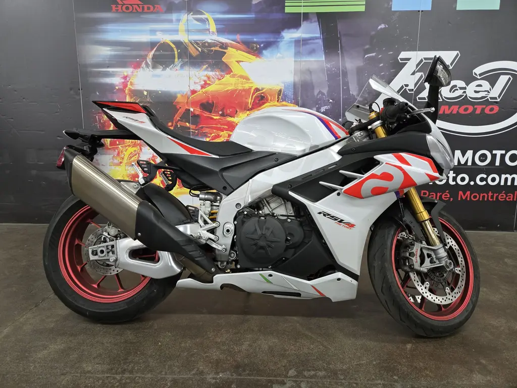 Aprilia RSV4RF 2023