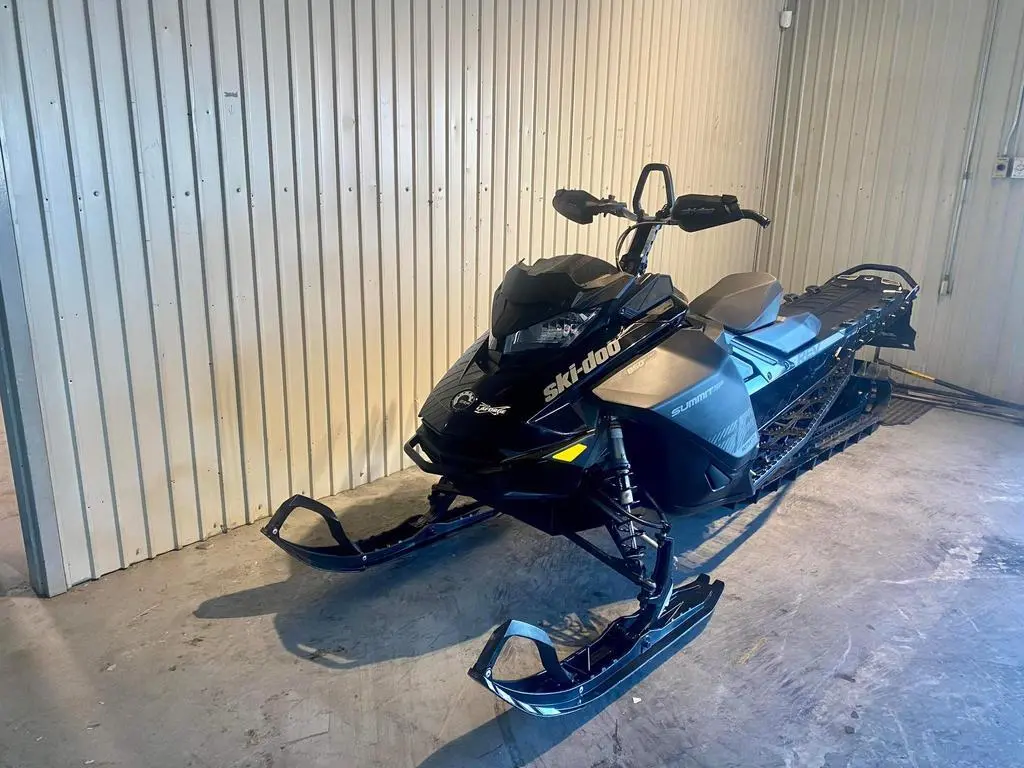 2019 Ski-Doo Summit SP 165 850 E-TEC