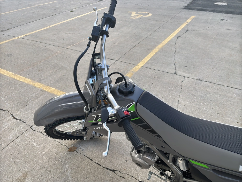 Kawasaki Klx140r L 2025 alt