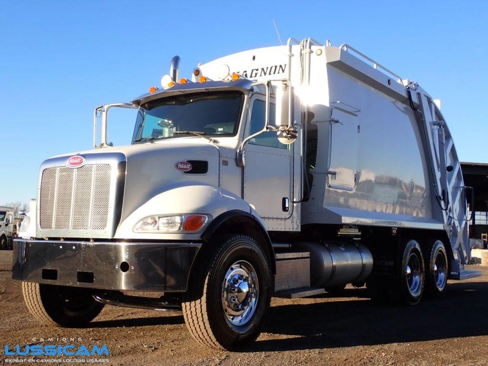 2020 Peterbilt 348