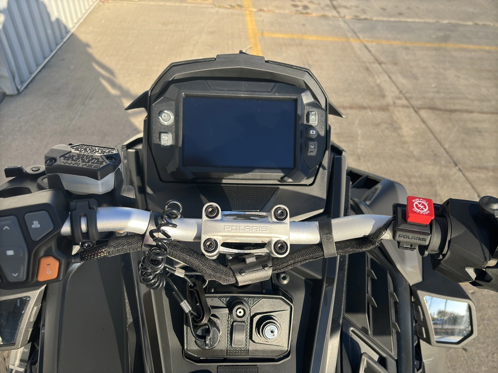 Polaris Prostar S4 Indy Adventure 137 2025 alt