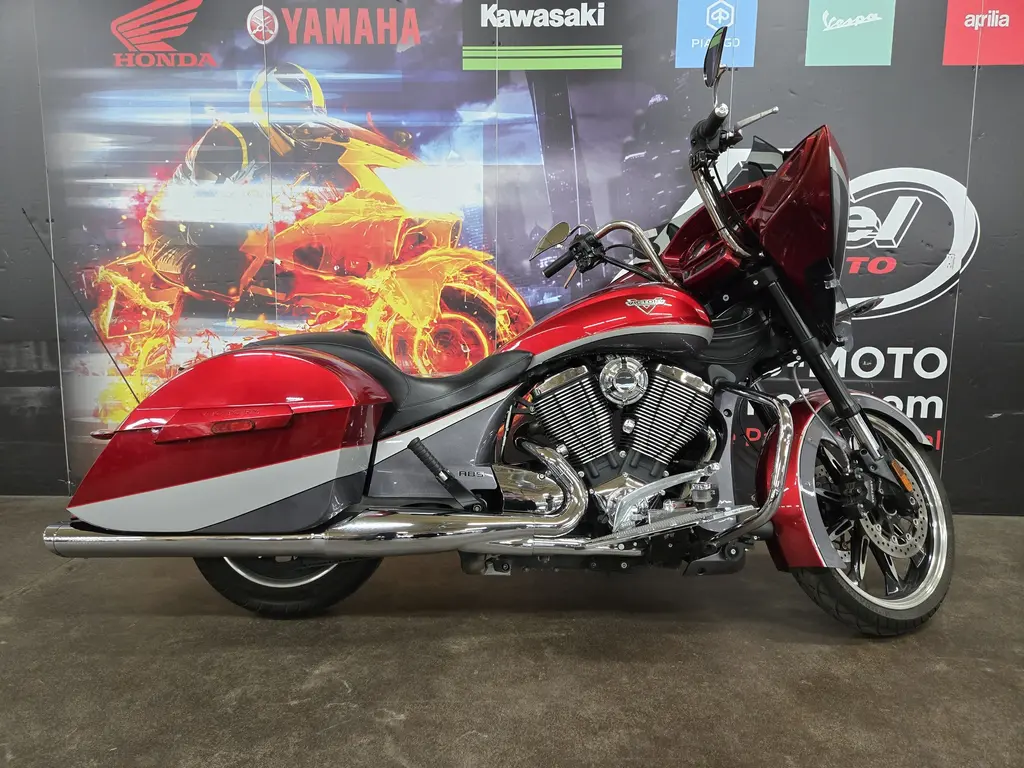 2015 Victory Motorcycles MAGNUM