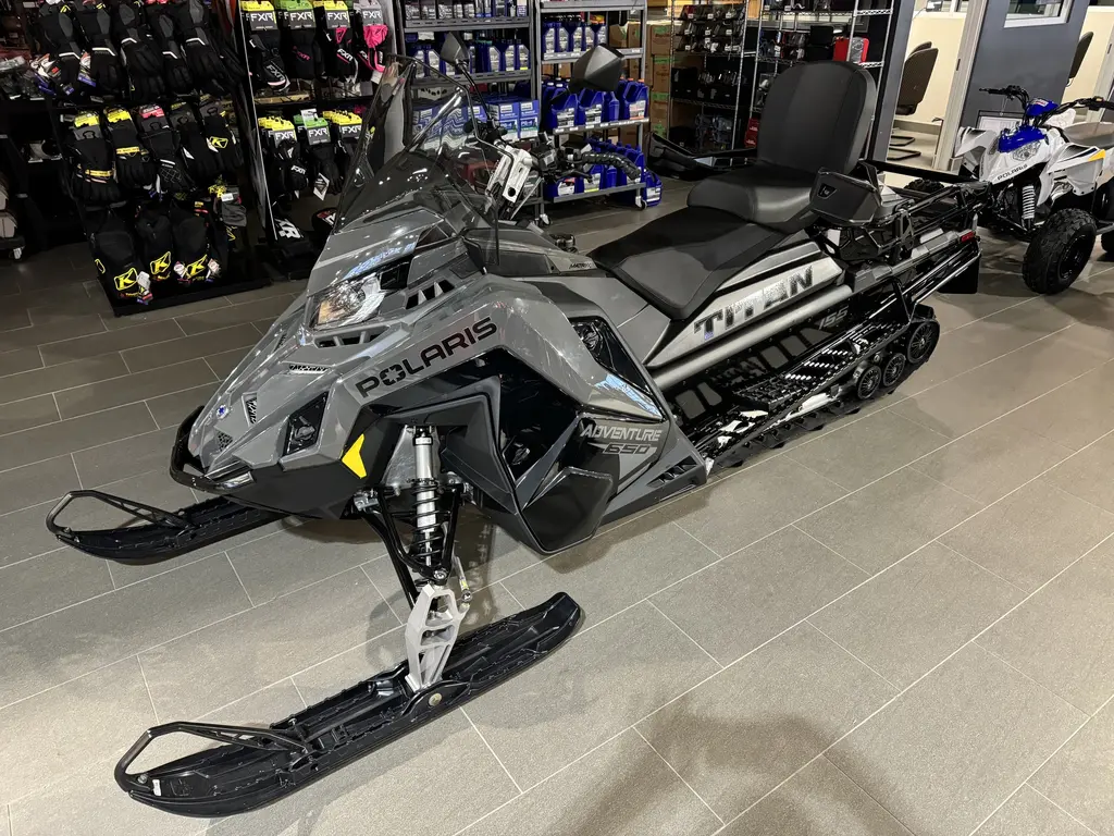 Polaris Titan Adventure 650 2025 - 1.5 UNITÉ DÉMO