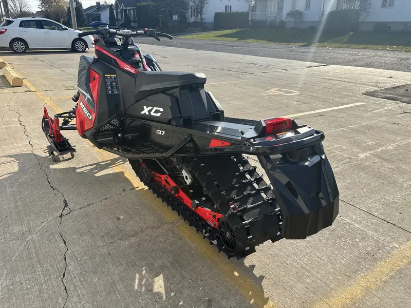 2024 Polaris INDY XC 137 850 / 2 ANS DE GARANTIE