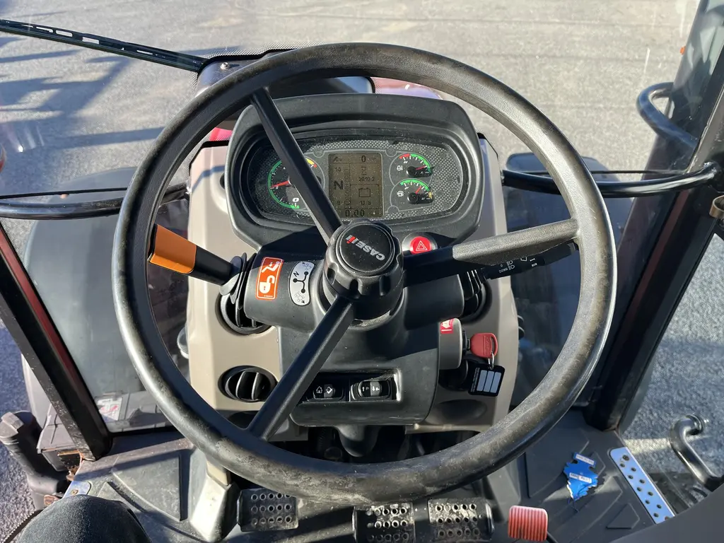 Case IH Farmall 105U 2015