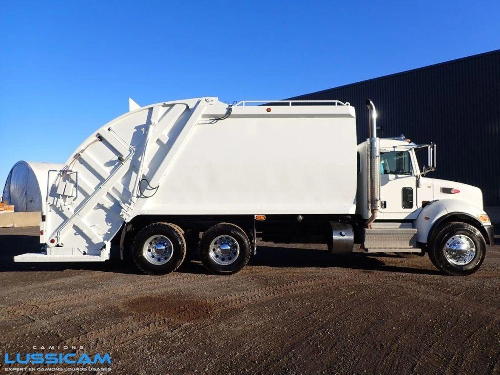 2020 Peterbilt 348
