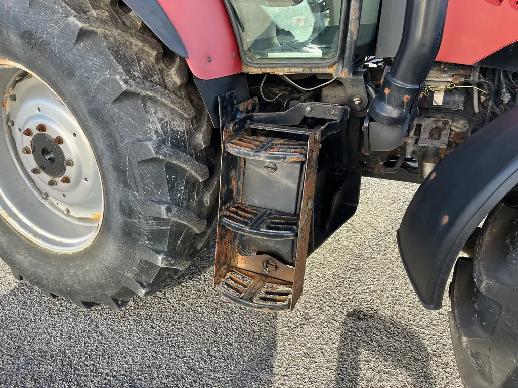 Case IH Farmall 105U 2015