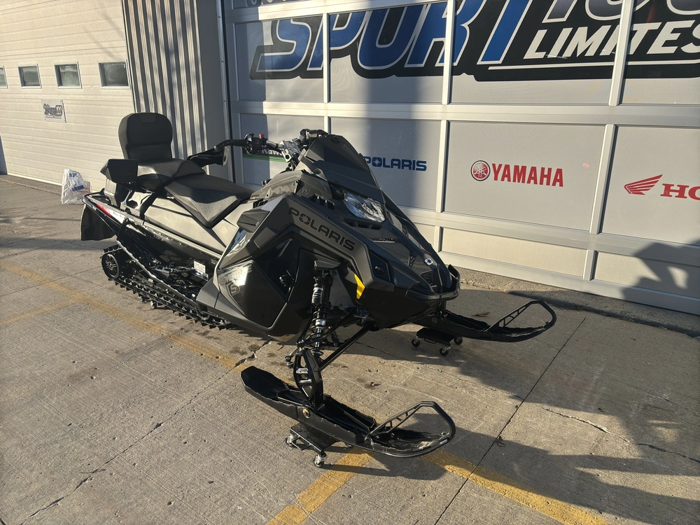 Polaris Prostar S4 Indy Adventure 137 2025 alt