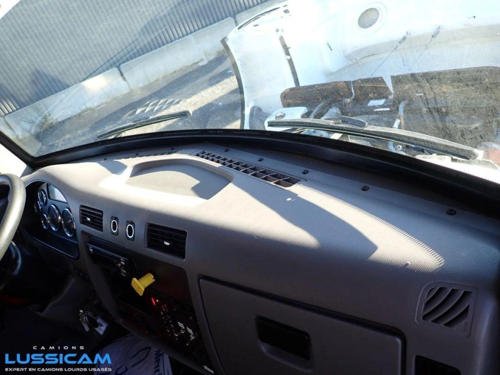 2020 Peterbilt 348