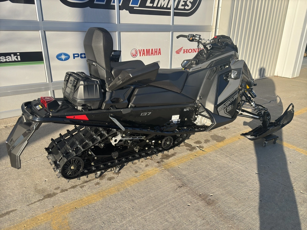 Polaris Prostar S4 Indy Adventure 137 2025 alt