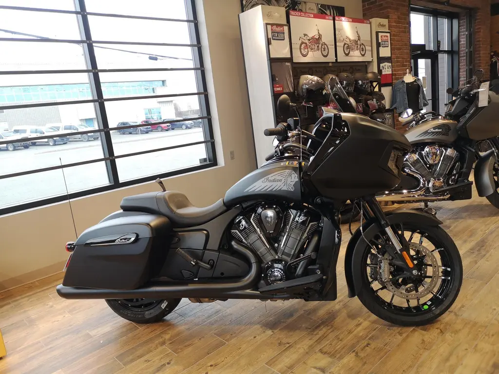 Indian Motorcycle Challenger Dark Horse 2024