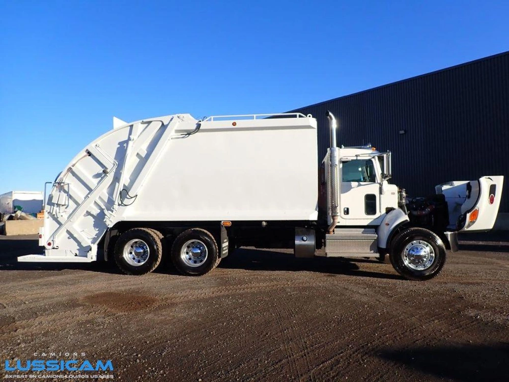2020 Peterbilt 348