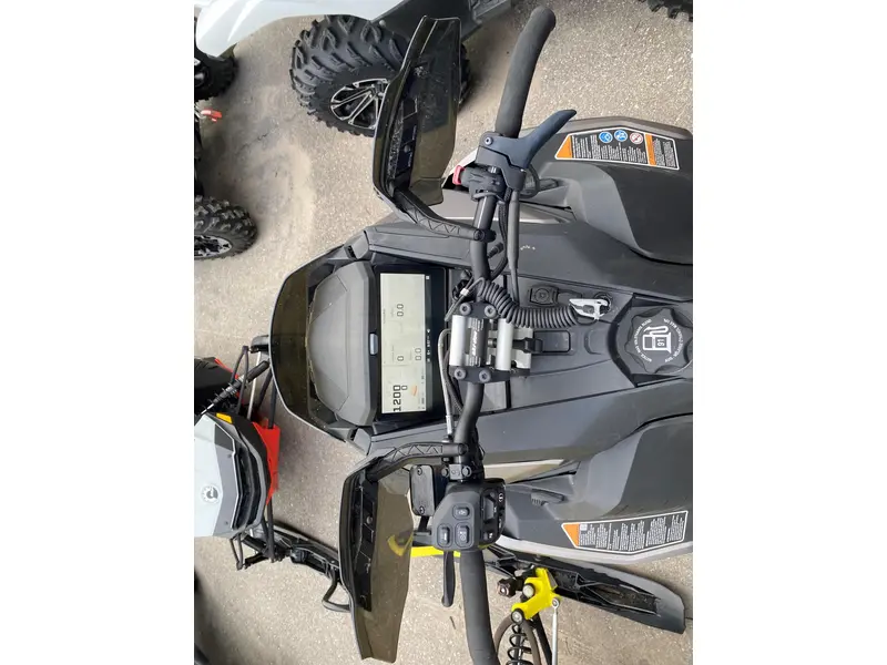 2023 Ski-Doo Renegade XRS 850 E-Tec