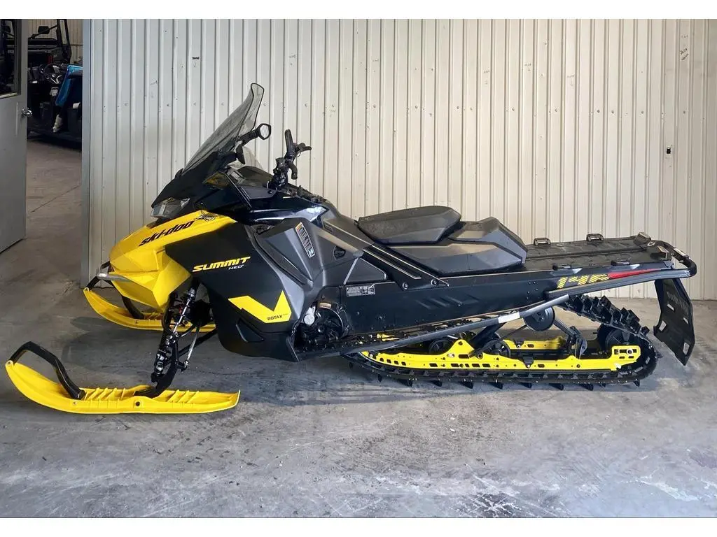 Ski-Doo Summit Neo + 600efi 2024