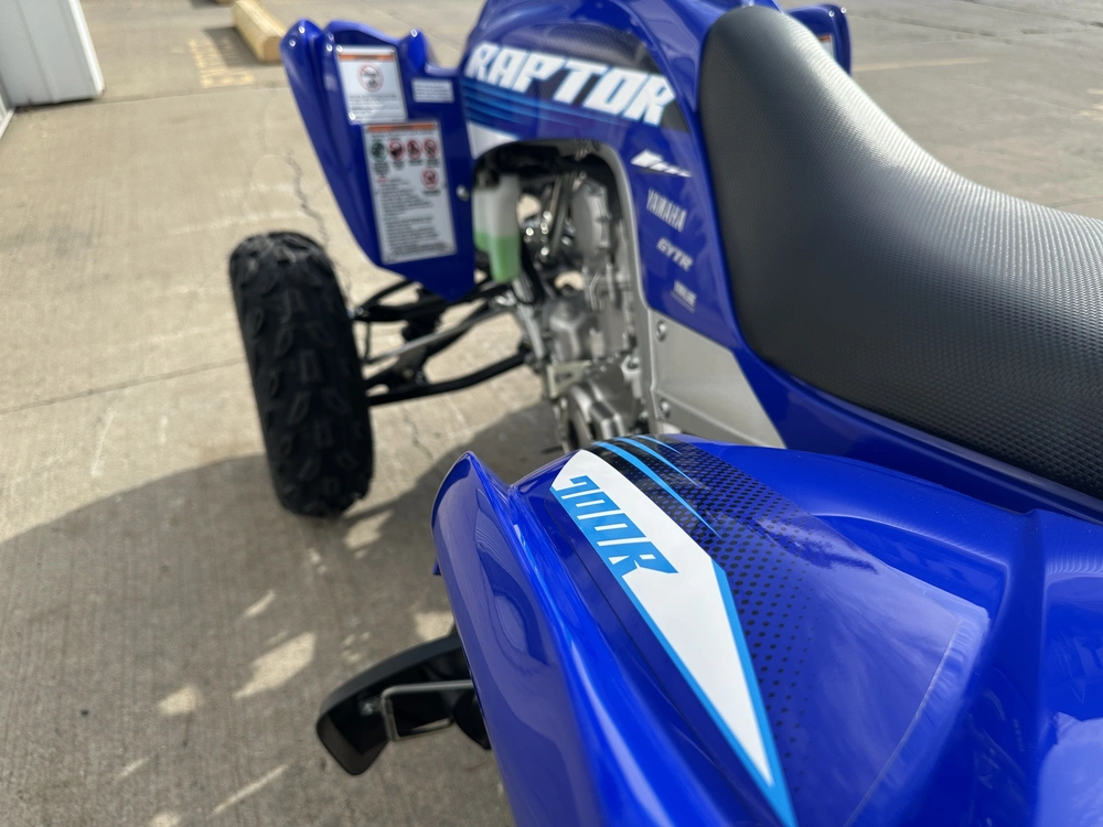 2025 Yamaha Raptor 700r alt
