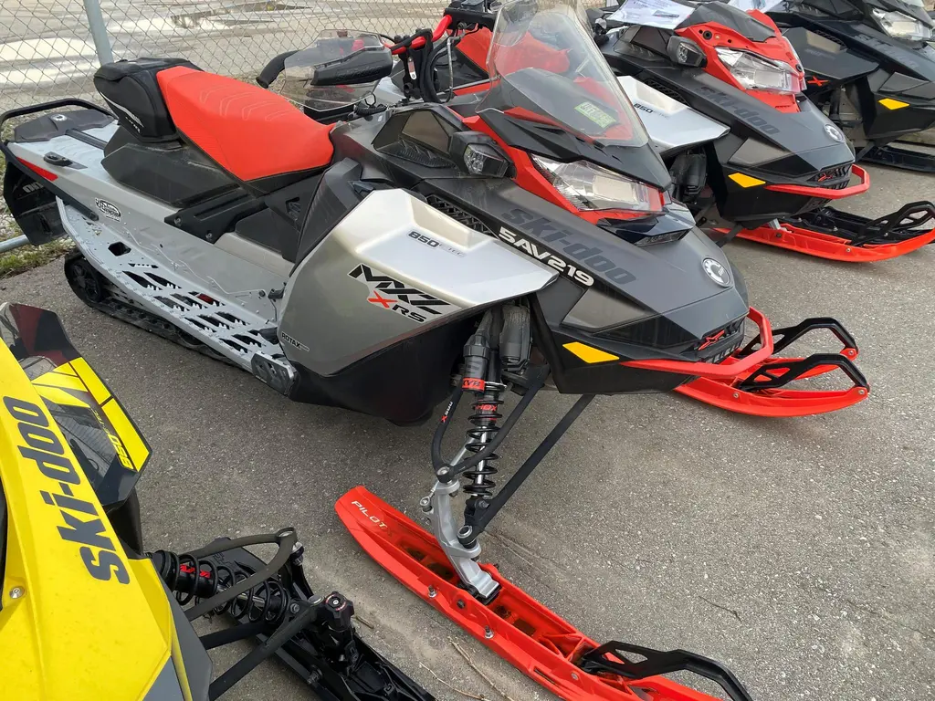 2022 Ski-Doo MXZ XRS 850 E-Tec 129″