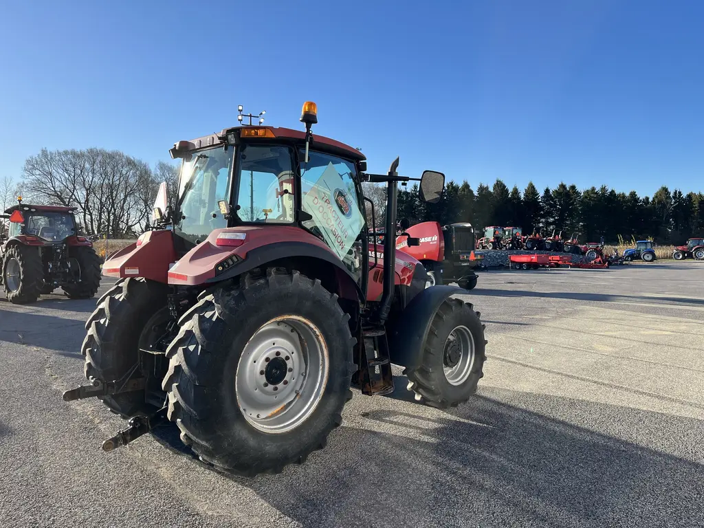 Case IH Farmall 105U 2015
