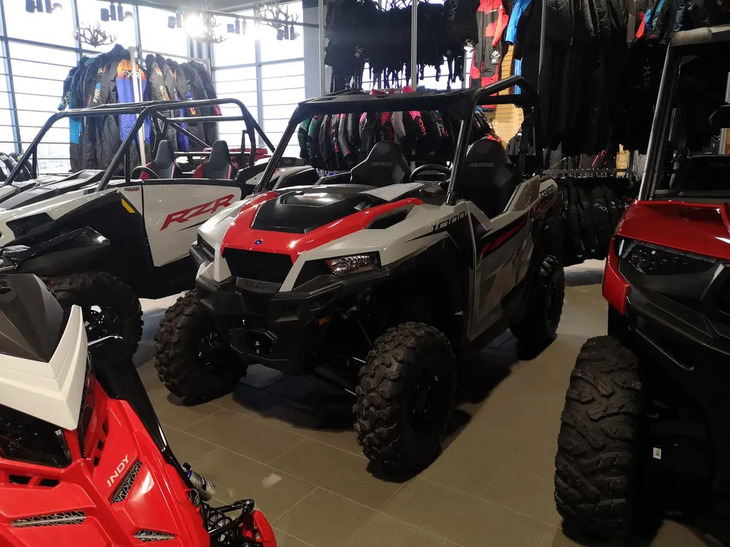 2025 Polaris General 1000 - Sport