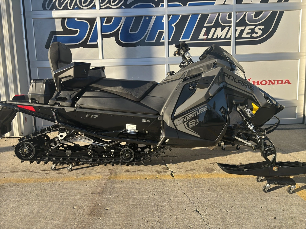 Polaris Prostar S4 Indy Adventure 137 2025 alt