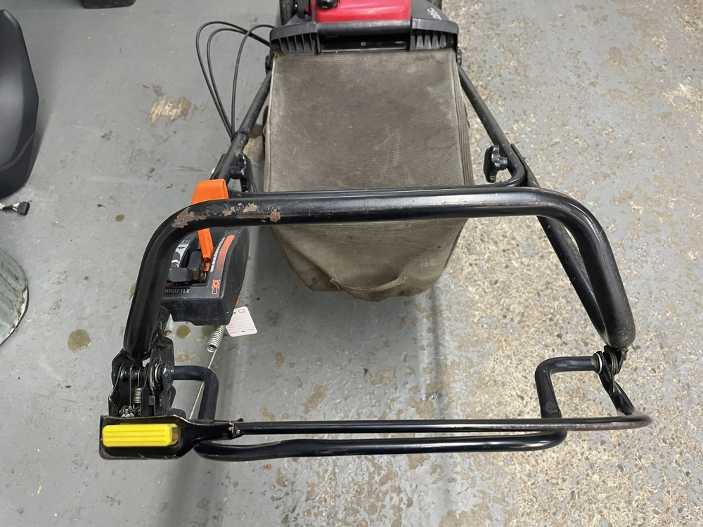 Honda Hr 215 Hxc 2002 alt