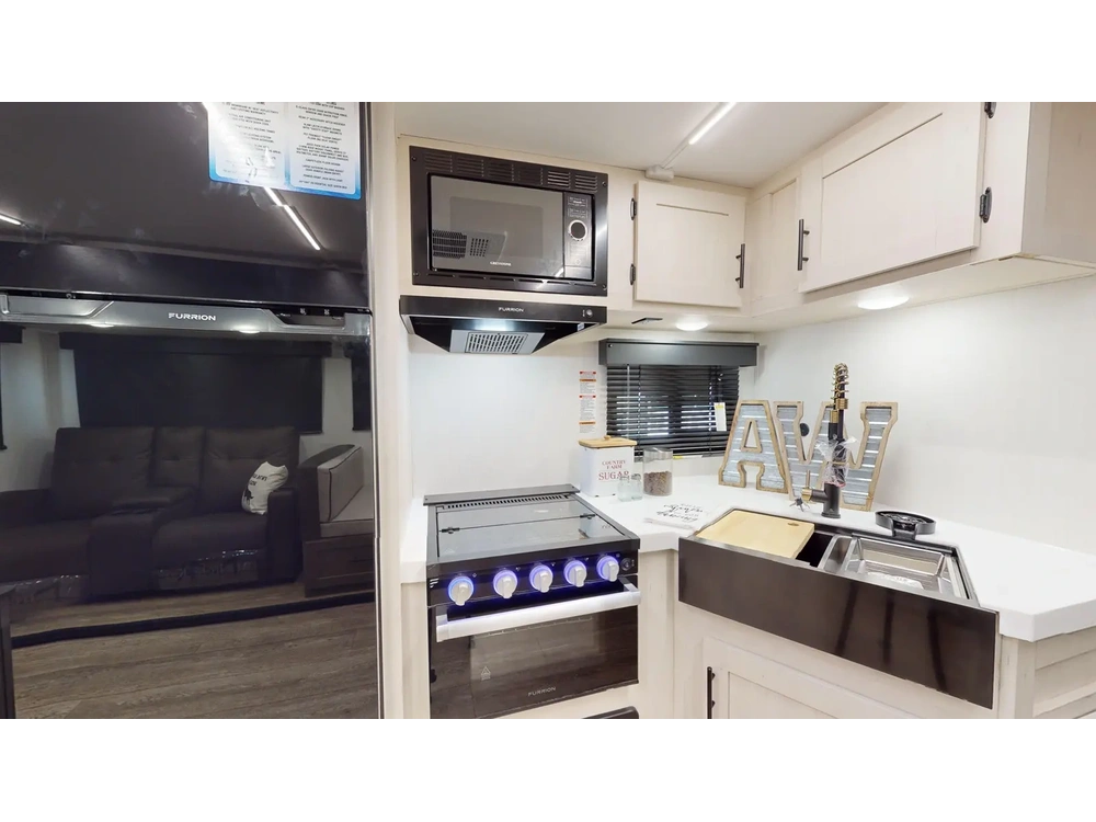 Alpha Wolf 25rb 2025 alt