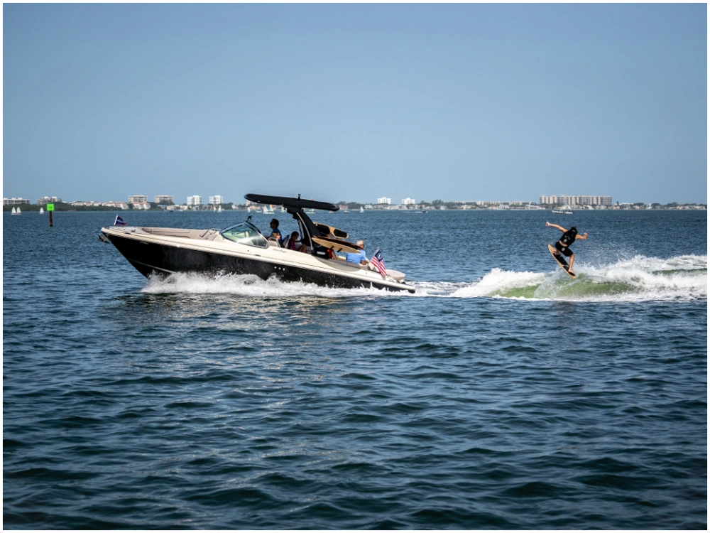 2025 Chris-craft Launch 28 Gt alt