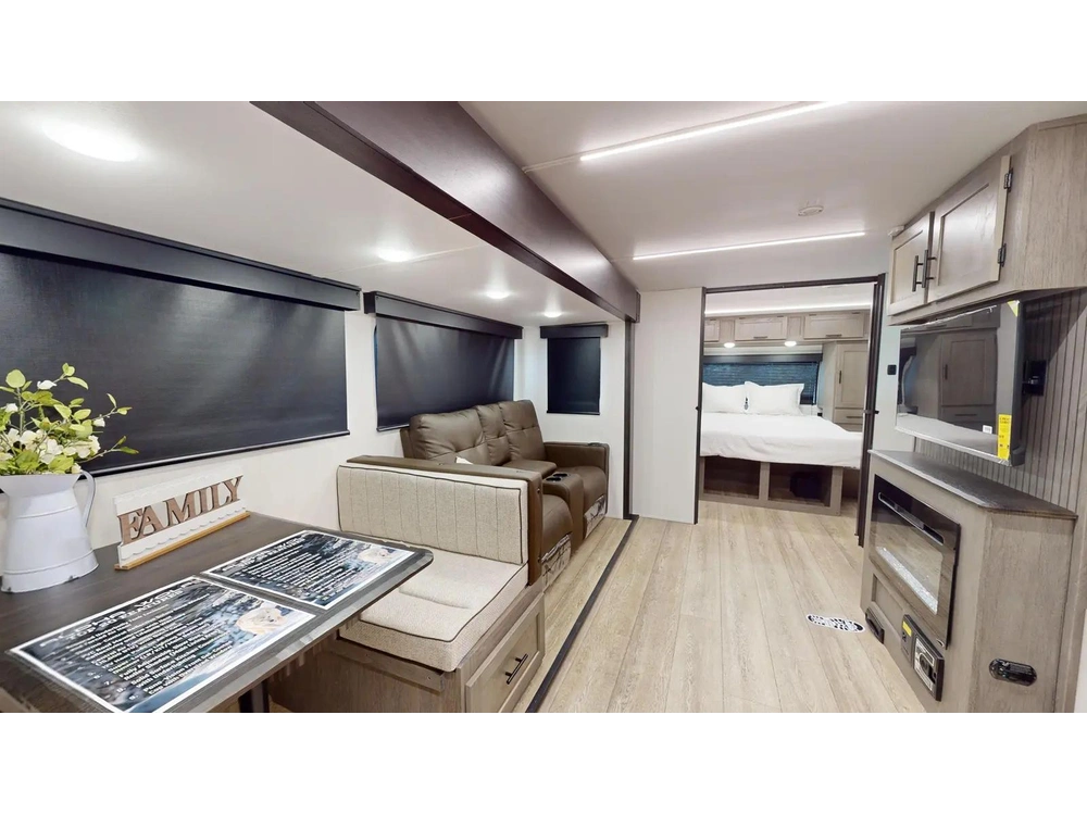 Alpha Wolf 25rb 2025 alt