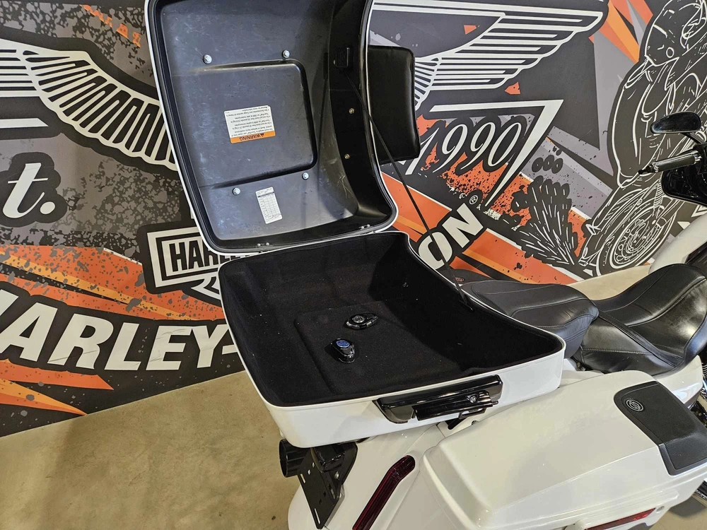 Harley-davidson Cvo Street Glide Flhxse Factory Custom 2016 alt