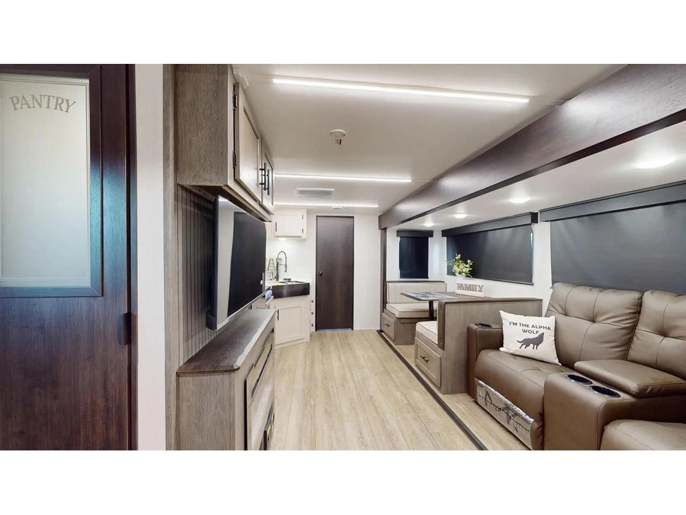 Alpha Wolf 25rb 2025 alt