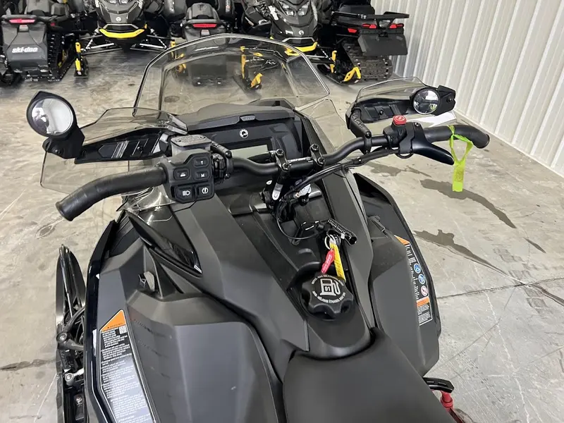 2024 Ski-Doo MOTONEIGE 2024 RENEGADE ADRENALINE 600R