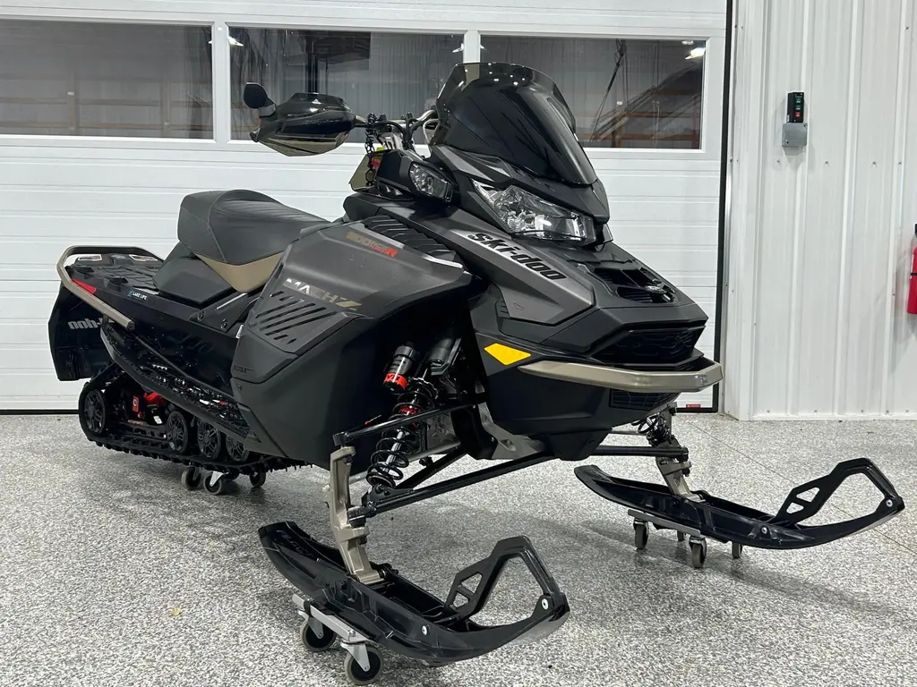 2022 Ski-Doo MACH Z 900R