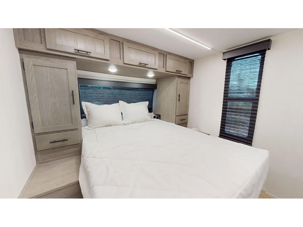 Alpha Wolf 25rb 2025 alt