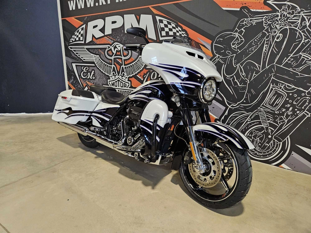 Harley-davidson Cvo Street Glide Flhxse Factory Custom 2016 alt