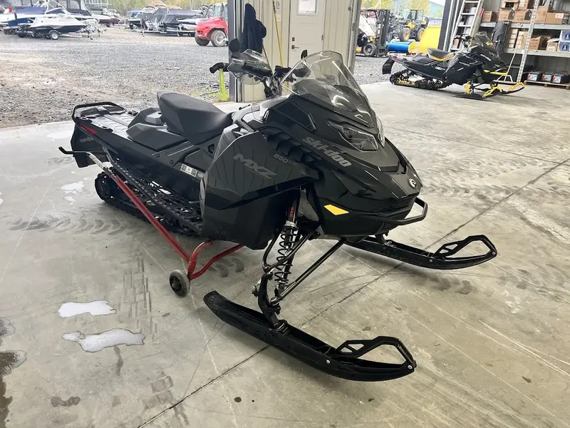 2024 Ski-Doo MOTONEIGE 2024 RENEGADE ADRENALINE 850