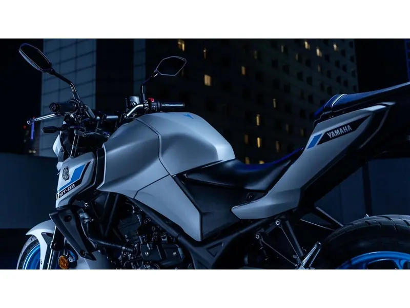 2025 Yamaha MT-03 2025 RESERVE PAR TELEPHONE
