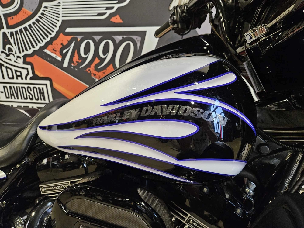Harley-davidson Cvo Street Glide Flhxse Factory Custom 2016 alt