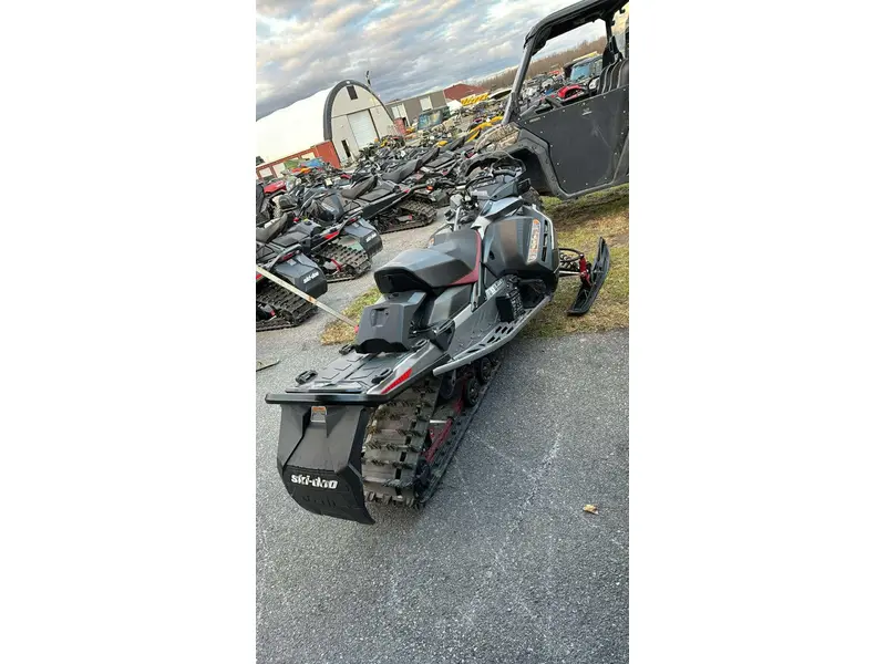 2023 Ski-Doo RENEGADE X-RS 900R w/SMART-SHOX
