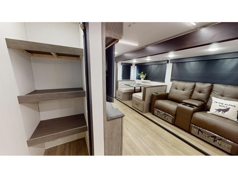 Alpha Wolf 25rb 2025 alt