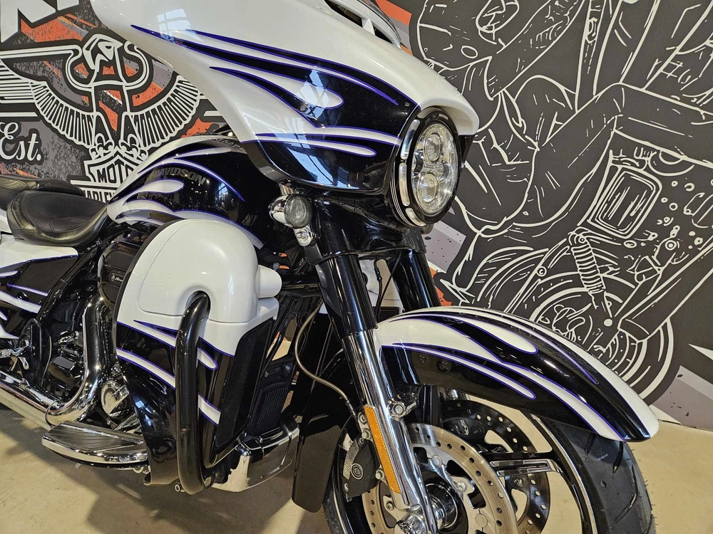 Harley-davidson Cvo Street Glide Flhxse Factory Custom 2016 alt